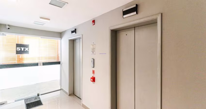 Conjunto Comercial 115.72m², 02 banheiros e 01 vaga na garagem.   Condomínio com recepção e segurança  24hrs.  Excelente localização.
