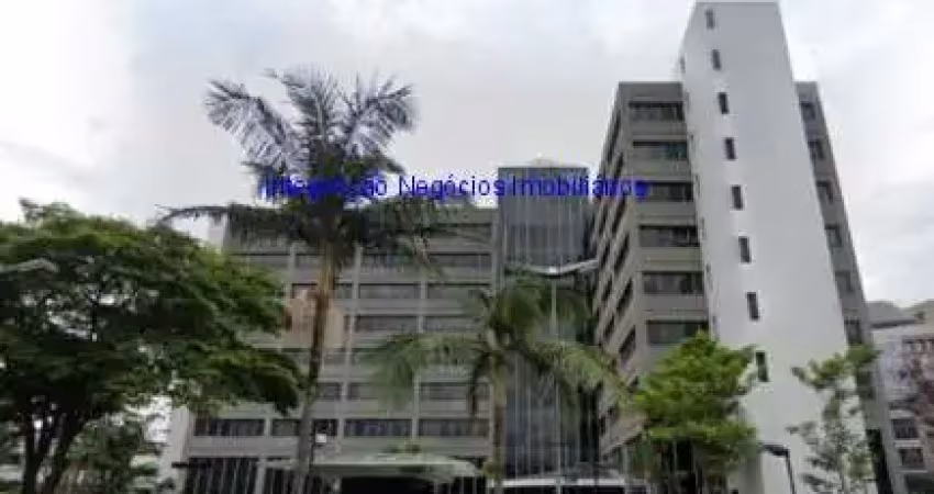 Conjunto comercial 526m², 9 banheiros e 16 vagas na garagem.  condomínio com recepção e segurança 24hrs.  excelente localização
