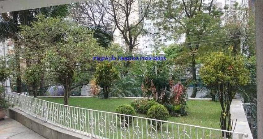 Apartamento 110m², 03 dormitórios, 02 banheiros e 01 vaga na garagem; Imóvel com Depêndencia de Empregada.