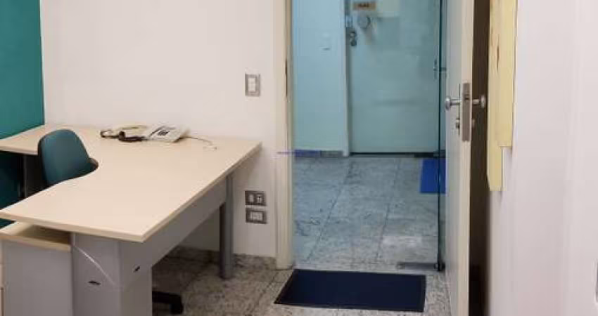 Conjunto Comercial 53m², 02 banheiros e 01 vaga na garagem.  Condomínio com portaria e segurança 24hrs.  Excelente localização á 4 minutos andando par