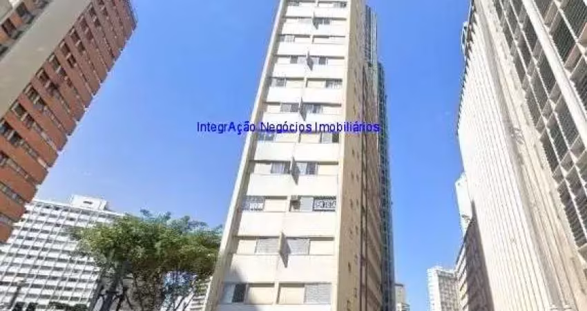 Condomínio com portaria e segurança 24h.  excelente localização á 6 minutos andando para a estação do metrô anhangabaú; entre a rua álvaro de carvalho