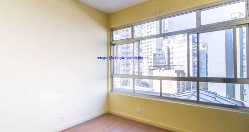 Apartamento 117m², 02 dormitórios e 02 banheiros.   Condomínio com portaria 24horas.  Excelente localização á 9 minutos andando para a estação