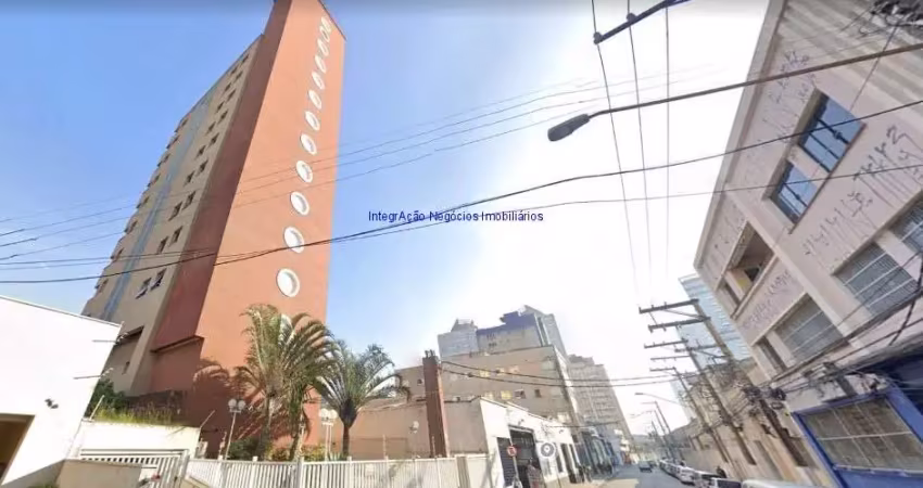 Condomínio com recepção e segurança.  excelente localização á 3 minutos andando par aa estação do metrô palmeiras-barra funda; entre as ruas do bosque