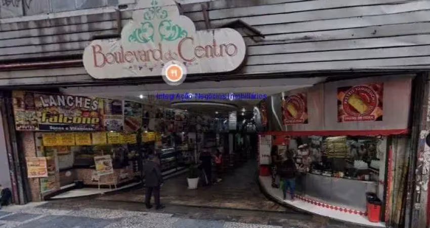 Conjunto comercial 71m², 01 banheiro.   condomínio com segurança 24hrs.  excelente localização á 3 minutos andando para a estação do metrô república;