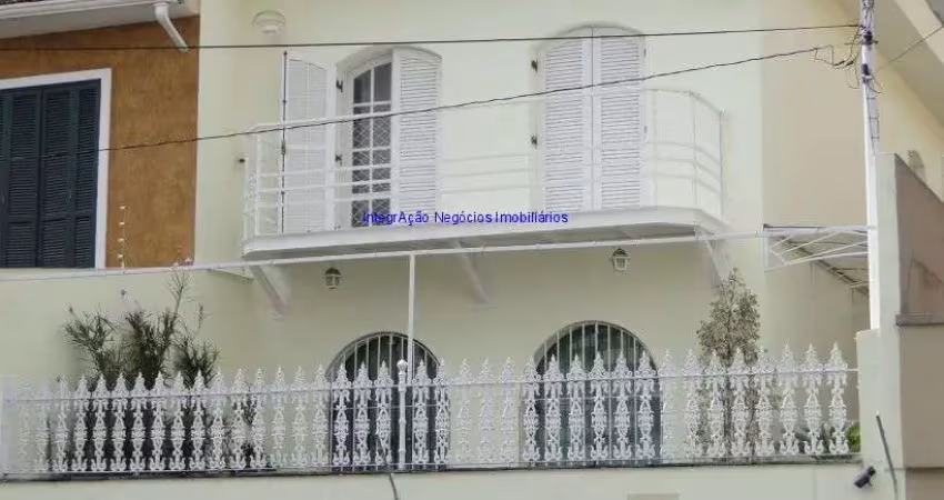 Sobrado comercial 240m², 011 salas, 05 banheiros e 02 vagas na garagem.  excelente localização entre as ruas eça de queiróz, coronel oscar porto