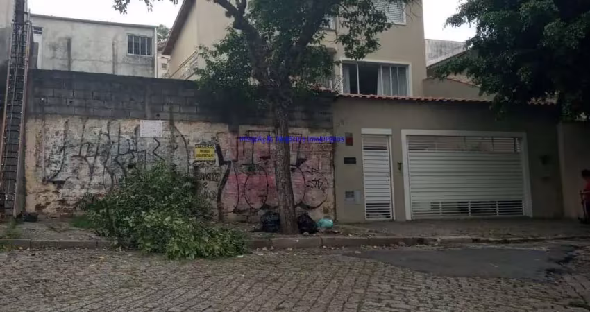 Terreno 142.50m².   excelente localização entre as ruas croata e tonelero.   todas as informações aqui anunciadas são fornecidas pelo representante