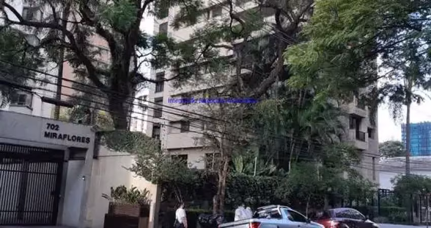 Apartamento 232m², 04 dormitórios (sendo 03 suítes), 04 banheiros e 04 vagas na garagem.  condomínio com portaria, segurança 24hrs, salão de festa.