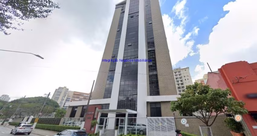 Conjunto Comercial 50m², 02 banheiros e 01 vaga na garagem.  Condomínio com recepção.   Excelente localização.