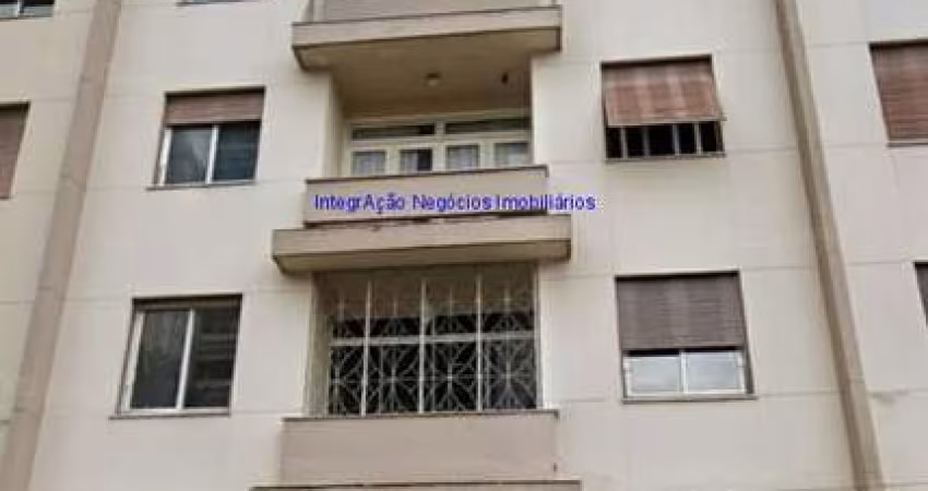 Apartamento 96m², 03 dormitórios e 02 banheiros.  Condomínio com portaria, elevadores e zelador.  Excelente localização