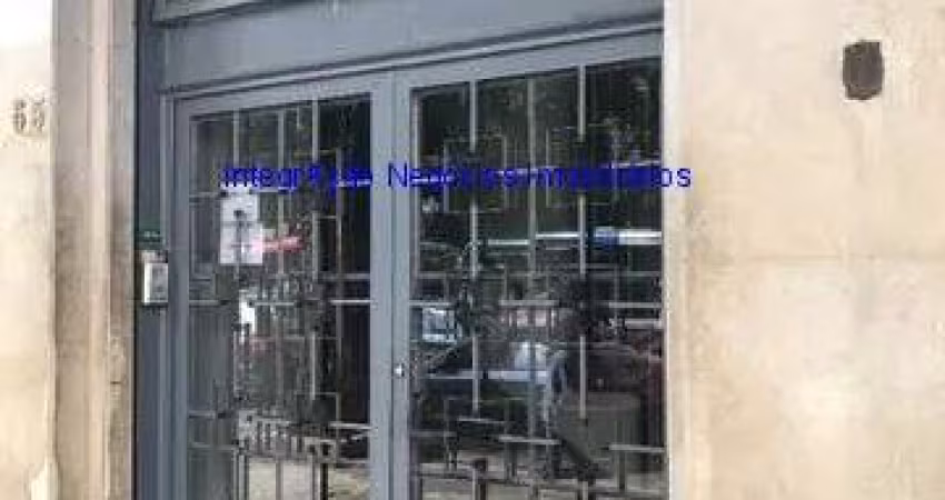Apartamento 33m², 01 dormitório e  01 banheiro.  Condomínio com Segurança e Portaria.  Excelente localização, á 3 minutos andando para a Estação.