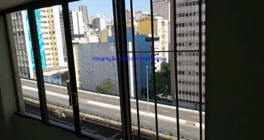 Condomínio com portaria e segurança.  excelente localização á 4 minutos andando para a estação do metrô república; próximos as ruas amaral gurgel,