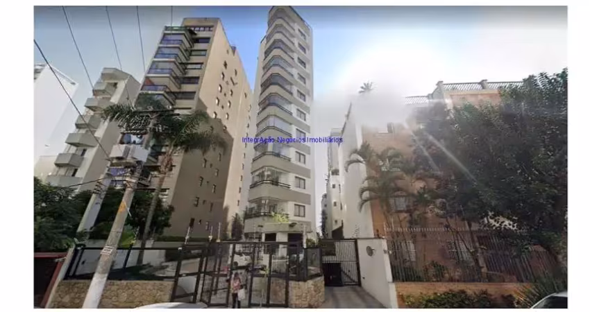Apartamento 120m², 04 dormitórios (sendo 01 suíte), 03 banheiros e 03 vagas na garagem. área comum com churrasqueira, jardim e salão de festa.