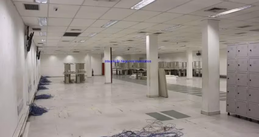 Predio 2.737m² de área útil e 3.009m² de terreno, 11 banheiro e 14 vaga na garagem. à 250m da av. marquês de são vicente (corredor de ônibus);