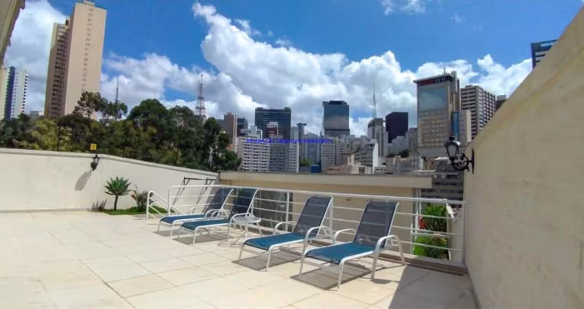 Apartamento 210m², 3 dormitórios sendo 01 suíte, 03 banheiros e 02 vagas na garagem. Ótima área de lazer.