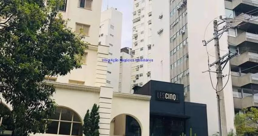 Apartamento Studio 25m², 01 dormitório, 01 banheiro e 01 vaga na garagem.   Condomínio com portaria, segurança 24hrs, piscina, sala gourmet, sauna