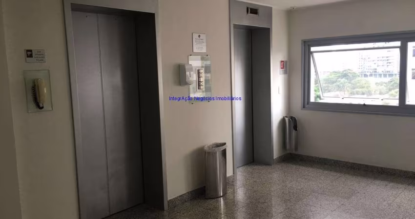 Conjunto Comercial 30m² e 01 banheiro.  Condomínio com Recepção e Segurança.  Excelente localização