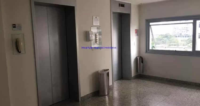 Conjunto comercial 30m² e 01 banheiro.  condomínio com recepção e segurança.  excelente localização