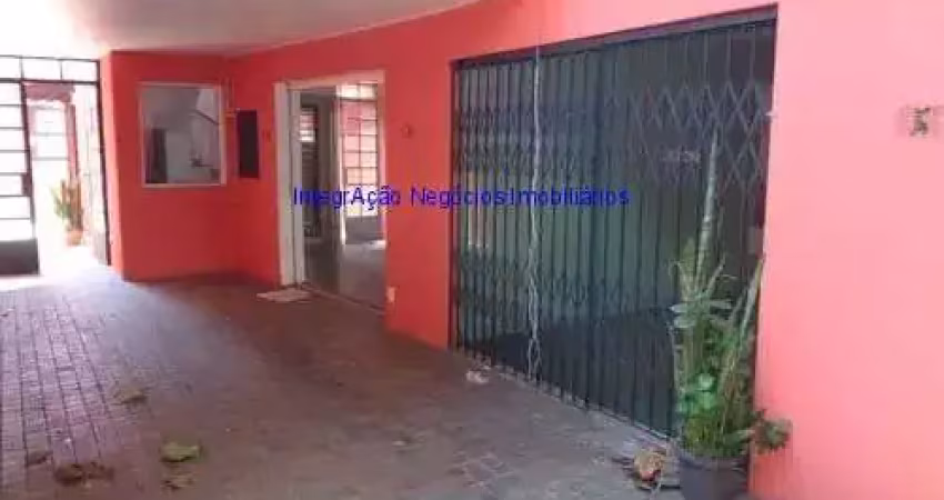 Sobrado comercial ou residencial 250m², 03 dormitórios (01 suíte), 05 banheiro (1 com banheira de hidro), quintal com quarto de empregada/banheiro