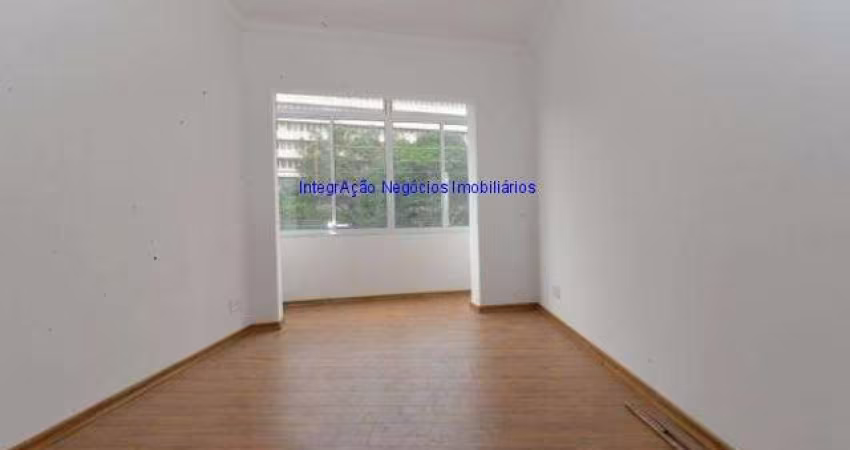 Apartamento 80m², 02 dormitórios sendo 01 suíte, 02 banheiros, escritório, sala, cozinha, área de serviço e sem vaga na garagem.