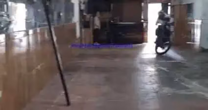 Loja com porta para rua 100m² com 02 banheiros.   excelente localização, a poucos minutos da estação linha verde do metrô - consolação.