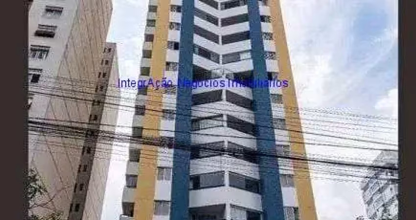 Condomínio com segurança, portaria, lavanderia, sauna, piscina, academia e salão de festa.  excelente localização, à 9 mninutos andando para a estação
