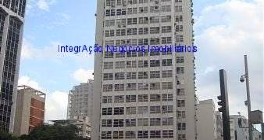 Condomínio com portaria e segurança.  Excelente localização, à 2 minutos andando da Estação do Metrô Brigadeiro Luis Antonio, entre a Alameda Santos,