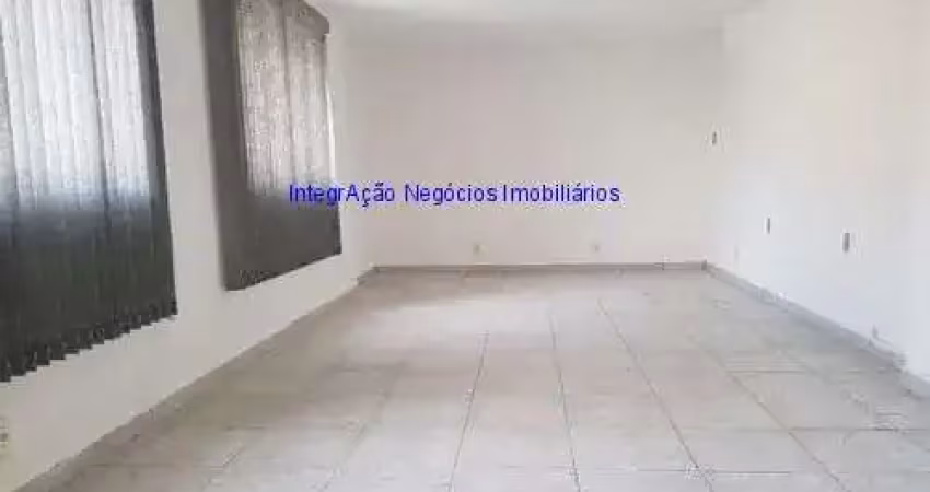 Condomínio com segurança e portaria.  ótima localização, próximo das estações de metrô república e anhangabaú.