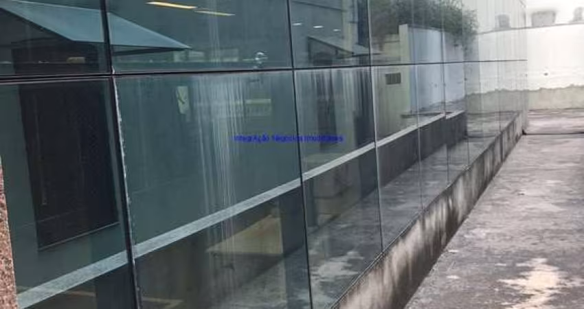 Conjunto comercial 200m², 03 banheiros.Ótima localização, MEIO quarterão da Av Paulista. Estamos à disposição para melhor atendê-lo.