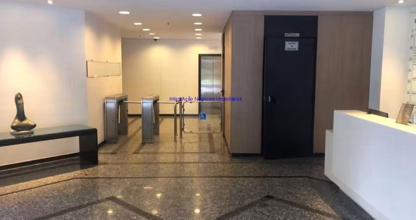 Sala Comercial 70m², 02 banheiros, 02 vagas na garagem. Ótima localização, a 300 metros do Metrô Sé, próximo também do Metrô Liberdade.