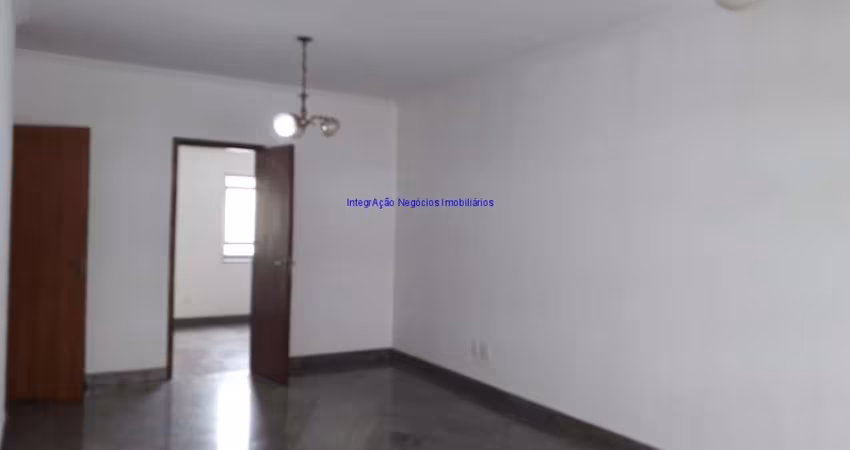 Apartamento 100 m², 3 dormitórios, 2 banheiros,  sala ampla, sem vaga de garagem,  apartamento bem espaçoso.   Condomínio com portaria e segurança 24h