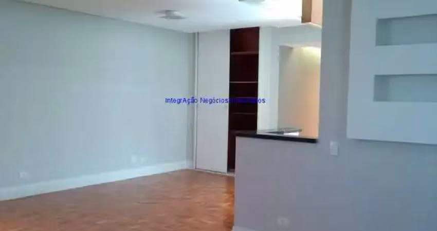 Apartamento 180m²,  3 dormitórios, sendo 2 suítes com armários, cozinha ampla , com armários, fogão embutido em forma de ilha com exaustor e coifa;