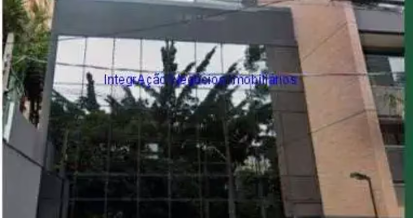 Prédio comercial 932,98 m²; possui 3 pavimentos, 04 banheiros e 03 vagas na garagem.   excelente localização, á 3 minutos andando para a estação