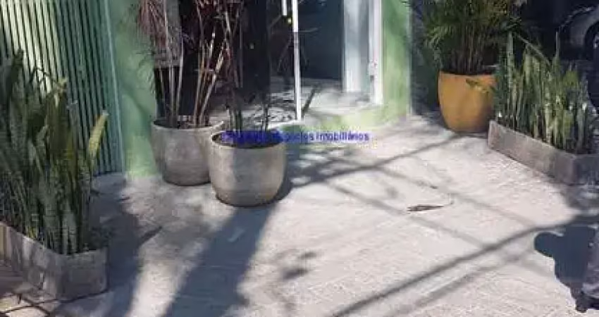 Loja 150m² e 01 banheiro.  excelente localização entre as ruas inácio pereira da rocha, deputado lacerda franco e cardeal arcoverde.