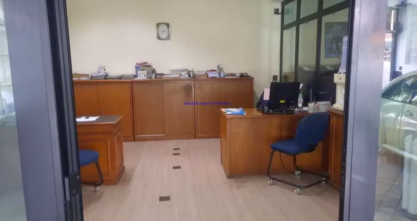 Casa 90m² e 02 banheiros.  excelente localização entre as ruas anita guastini eiras, topázio e avenida armando ferrentini.