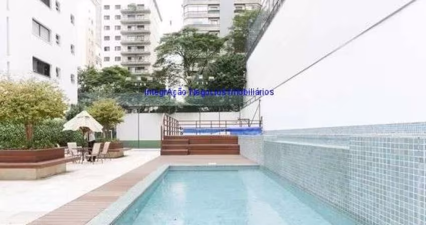 Apartamento 468m², 04 dormitórios ( sendo suítes). 05 banheiros, 04 vagas de garagem.  Condomínio com portaria, segurança
