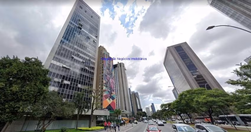 Conjunto Comercial 38m², 01 banheiro e 01 vaga na garagem.  Condomínio com recepção e segurança 24hrs.  Excelente localização