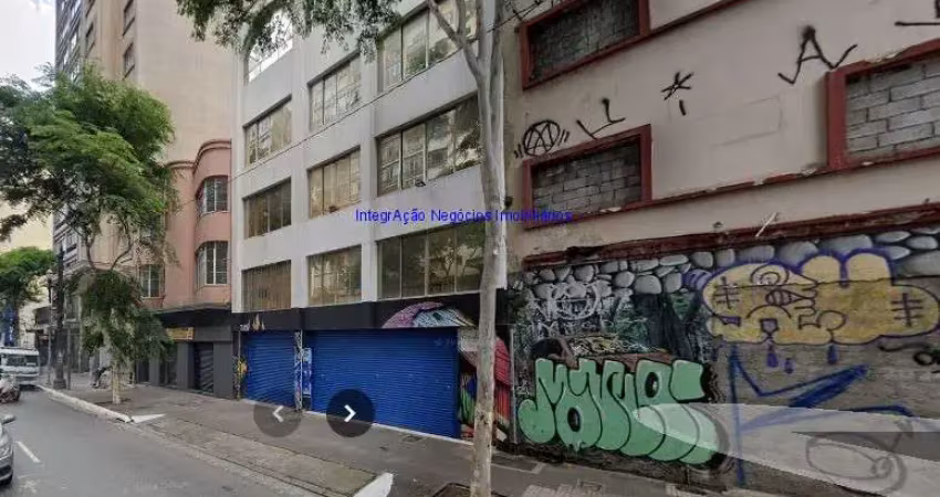 Prédio 2.500m² e 02 banheiros.  excelente localização á 6 minutos andando para estação do metrô santa cecilia; entre a rua doutor frederico steide