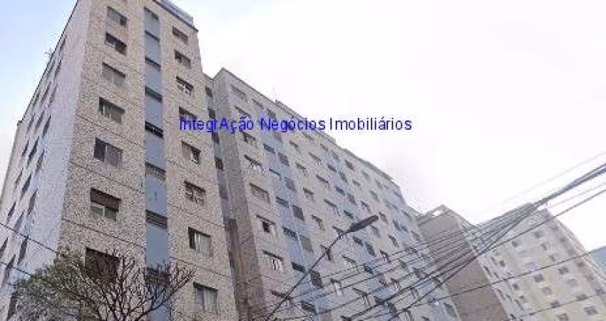 Apartamento com 51m², 01 dormitório, 01 banheiro e 01 vaga na garagem.  Condomínio com segurança e portaria.  Ótima localização