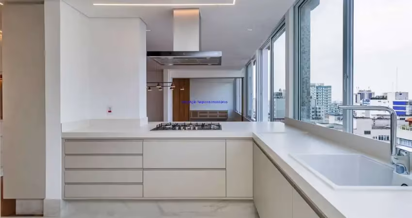 Apartamento 289,60m², 03 dormitórios (sendo 02 suítes), 03 banheiros  e 02 vagas de garagem.  condomínio com segurança e portaria.  excelente