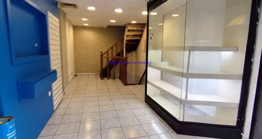 Loja 60m² e 01 banheiro.  condomínio com segurança.  excelente localização, á 4 minutos andando para a estação do metrô republica; entre as ruas marco