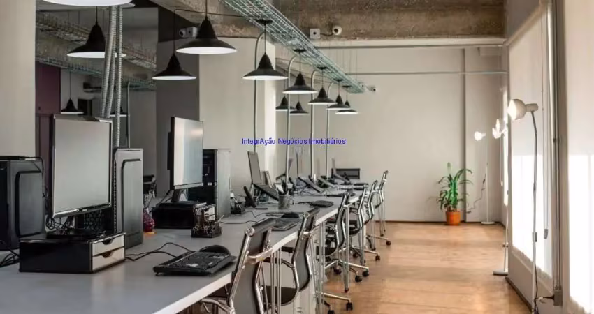 Conjunto comercial mobiliado 150m², 01 copa e 02 banheiros.  condomínio com recepção e segurança 24hrs.  excelente localização