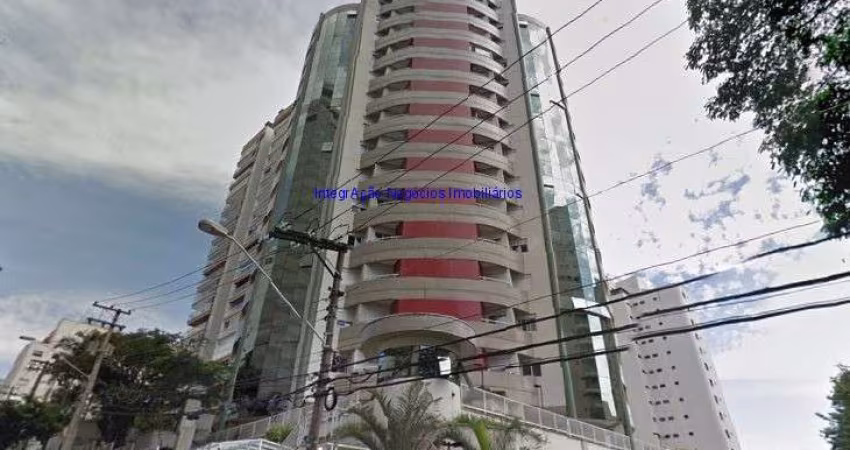 Apartamento 104m², 03 dormitórios (sendo 01 suíte), 02 banheiros e 02 vagas de garagem.  Condomínio com portaria e segurança, piscina, churrasqueira