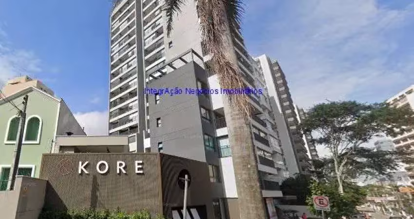 Apartamento studio mobiliado 22m² 01 dormitório e 01 banheiro.  condomínio com portaria , churrasqueira, academia e piscina.  excelente localização
