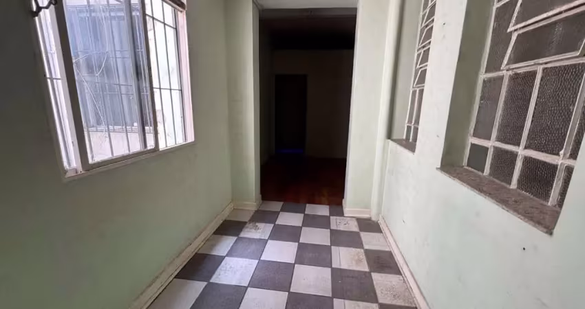 Conjunto comercial 75,04m², 01 sala e 01 banheiro.  excelente localização, á 10 minutos andando para a estação do metrô santa cecilia