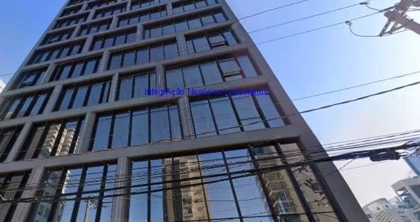 Conjunto Comercial 683,92m², 10 banheiros e 60 vagas na garagem.  Condomínio com recepção e segurança.  Excelente localização