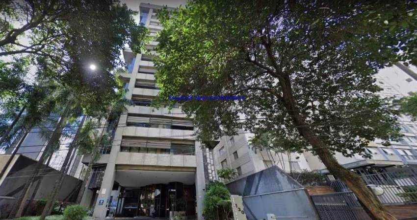 Conjunto Comercial 108m², 01 Copa, 03 banheiros e 01 vaga na garagem.   Condomínio com recepção e segurança.  Excelente localização