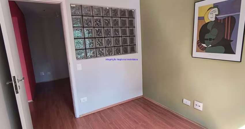 Conjunto Comercial 33m², 01 banheiro e 01 vaga na garagem.  Condomínio com recepção e segurança 24hrs.  Excelente localização.