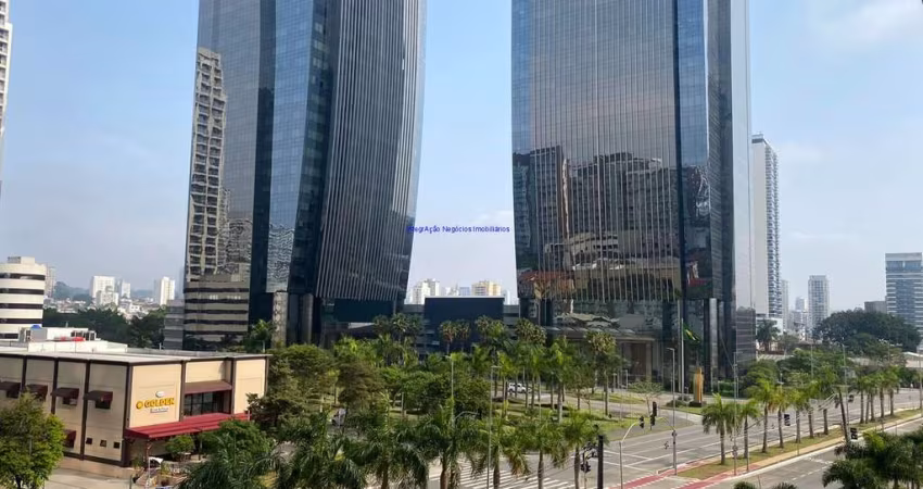 Conjunto Comercial 85m², 02 banheiros e 02 vagas na garagem.  Condomínio com recepção e segurança 24hrs.  Excelente localização entre as Ruas Antônio