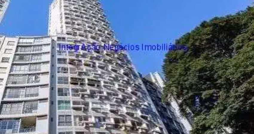 Condomínio com portaria e segurança 24h.  excelente localização, á 6 minutos da estação do metrô republica; entre a rua vitória, arouche, vieira