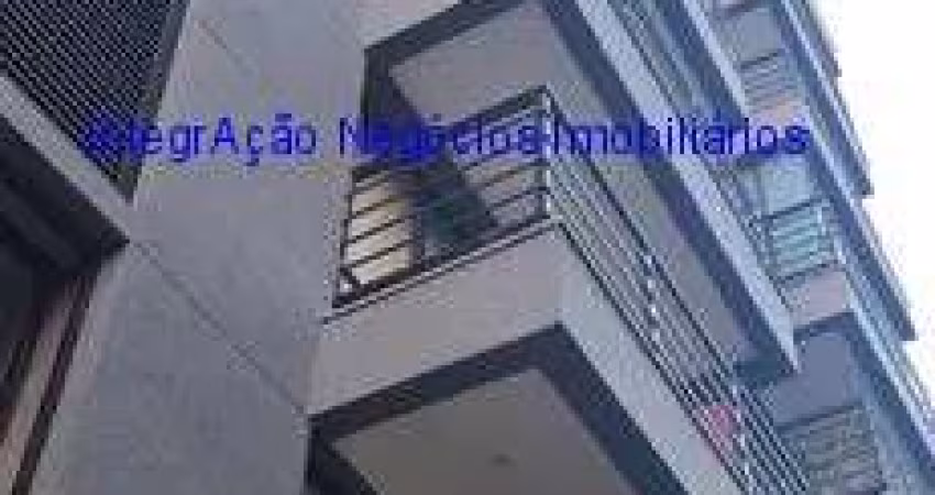Apartamento 90m², 03 dormitórios, 03 banheiros e 01 vaga na garagem.    Condomínio com portaria, segurança e piscina.   Excelente localização